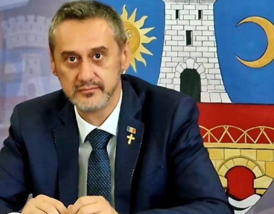 Mario De Mezzo primarul Slatinei Am fost nevoiti sa dublam impozitele dar am optat pentru cota minima pentru a preveni un colaps si mai grav