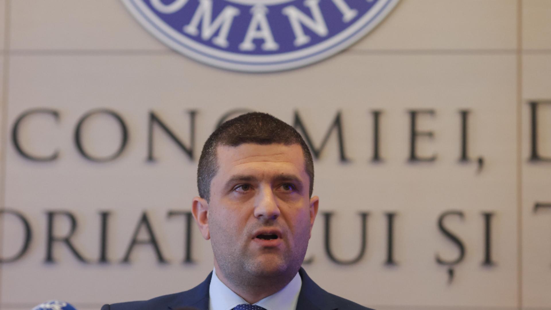 Ministru USR imprumut de 8000 euro unei jurnaliste rezist