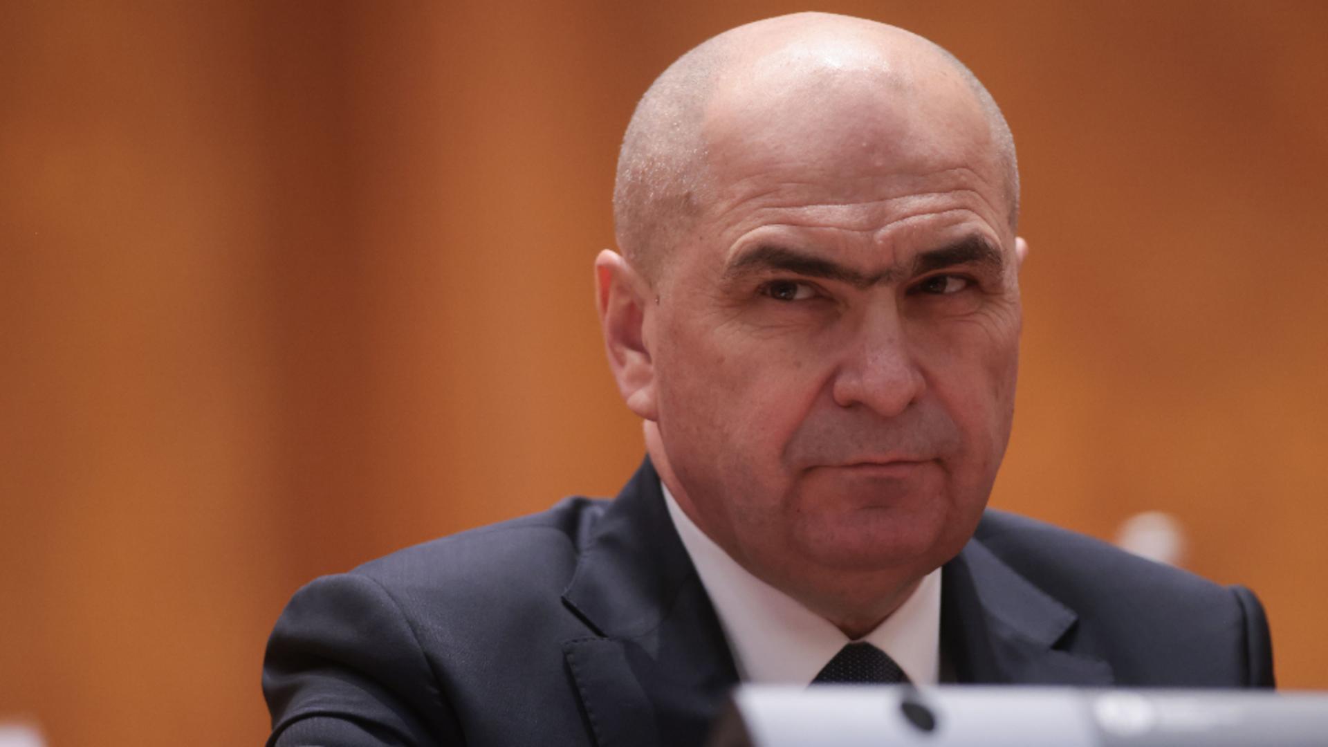 Opozitia a depus o noua motione simpla impotriva lui Ilie Bolojan Ministrul interimar al Educaiei critic at dur Cureaua este stransa pe burta studentilor