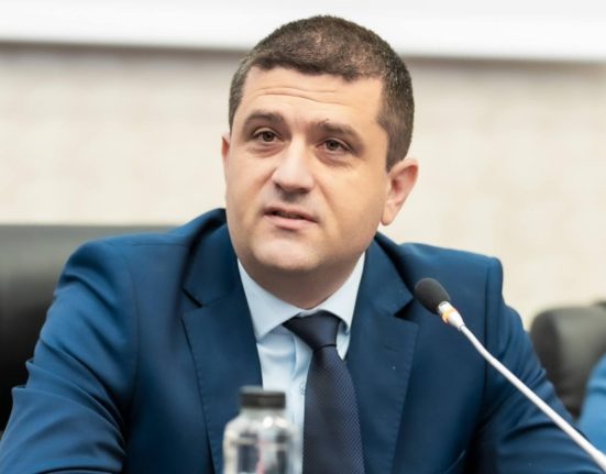 Scandalul Spartanul blocat la Paris explicatii halucinante de la Radu Miruta