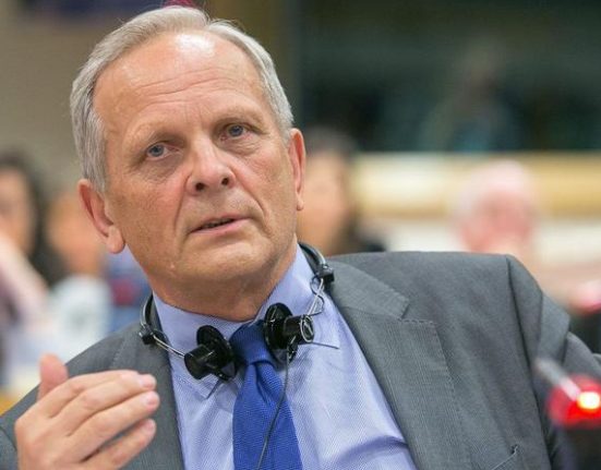 Theodor Stolojan Bolojan are restante la reforme oamenii asteapta