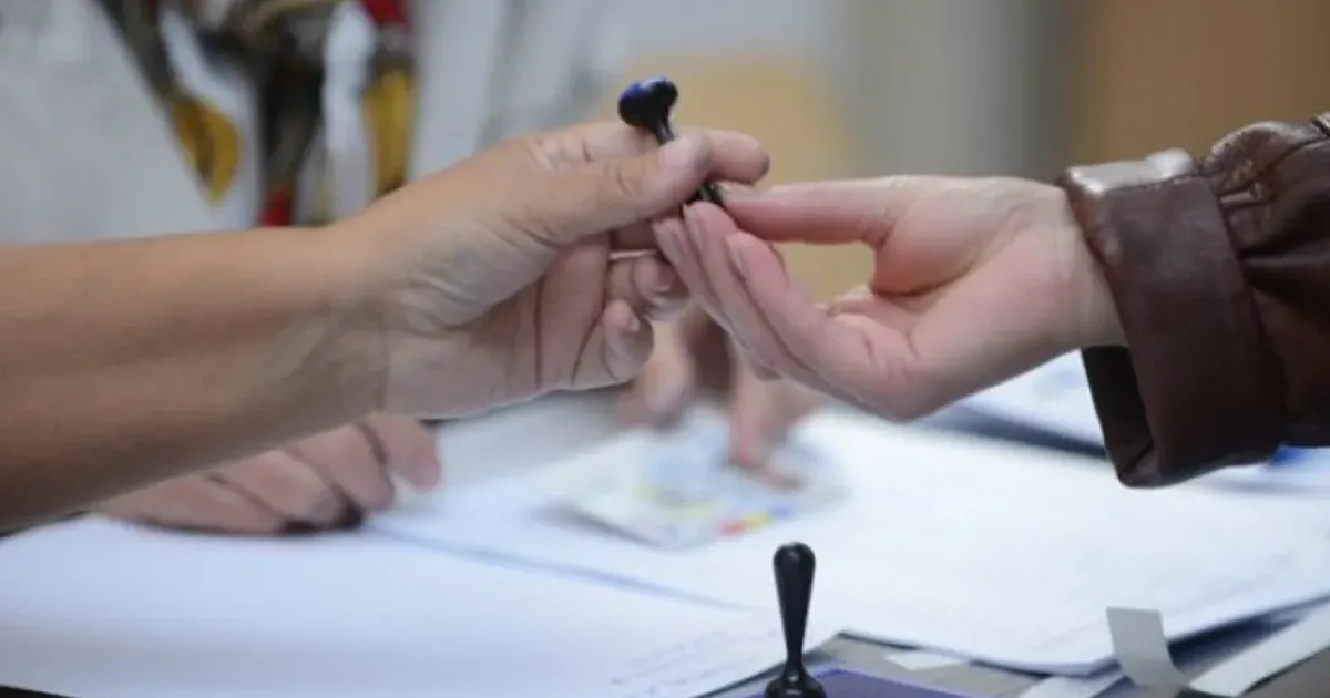 Alegerile din România: urne care scanează buletinele și vot fără ștampilă