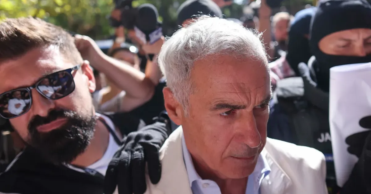 Călin Georgescu și Ionel Rusen, reținuți 24 de ore. Sunt vizați de înșelăciune