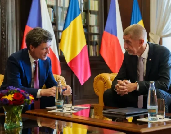 Nicușor Dan, discuții la Praga despre apărare și cooperare bilaterală
