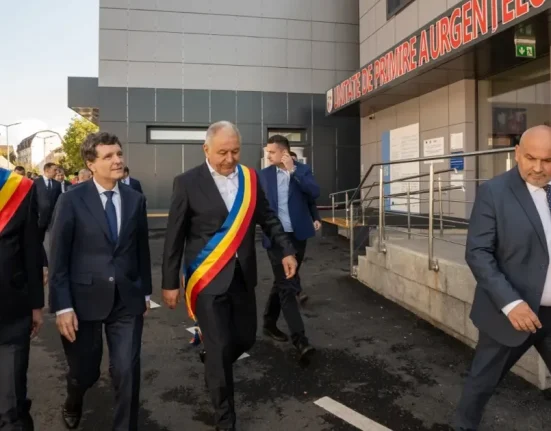 Nicușor Dan la inaugurarea Spitalului din Bistrița: România are probleme, dar și rezultate