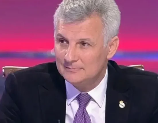 PSD vrea uniforme școlare obligatorii. Daniel Zamfir: Școala nu e despre modă
