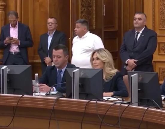 Scandal la audieri: „De unde obrăznicia să ne cereți votul”