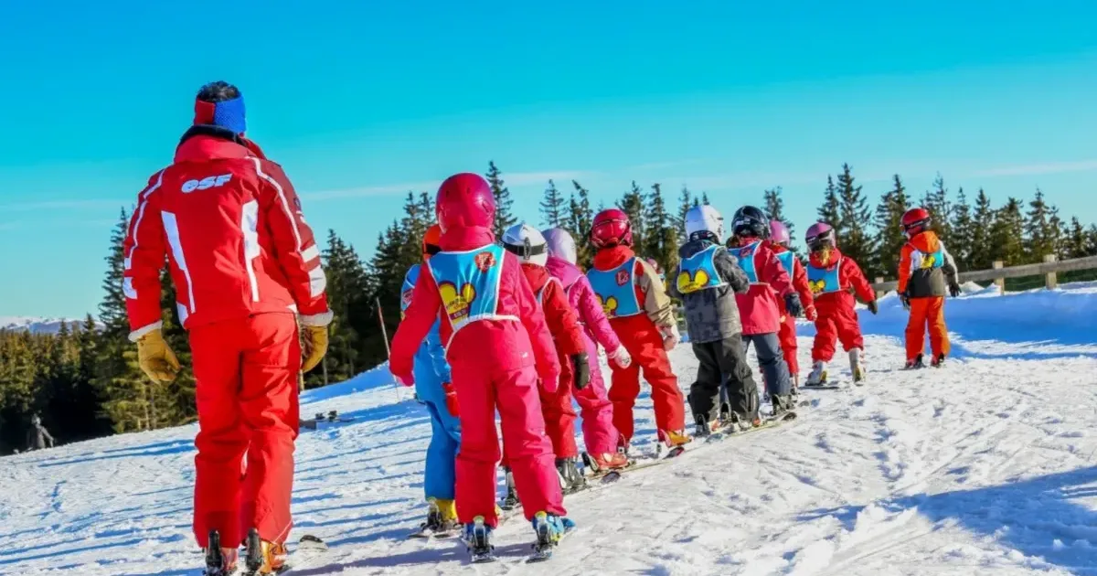 Vacanța de schi 2027. Zilele libere pentru elevi, stabilite în fiecare județ 1 Vacanța de schi 2027. Zilele libere pentru elevi, stabilite în fiecare județ
