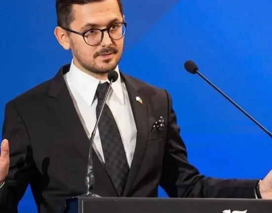 Vicepreședinte ANCOM: „Nu americanii l-au dat jos pe Bolojan, deși merita”