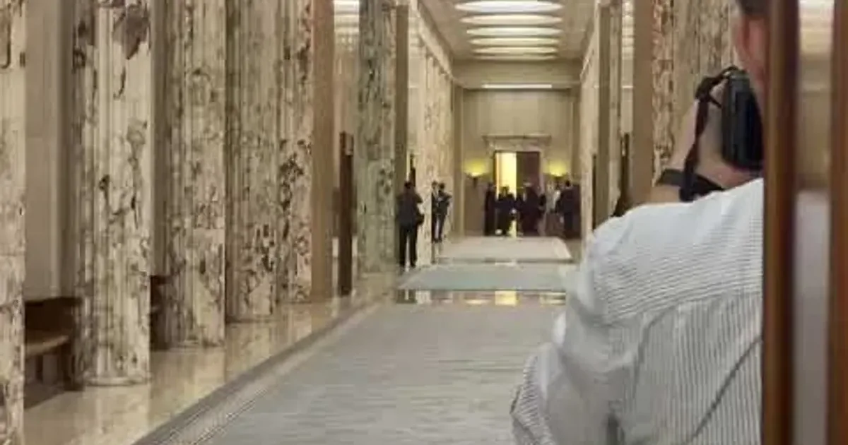 Bolojan i-a predat ștafeta lui Niculescu și a plecat din biroul de la Palatul Victoria 1 Bolojan i-a predat ștafeta lui Niculescu și a plecat din biroul de la Palatul Victoria