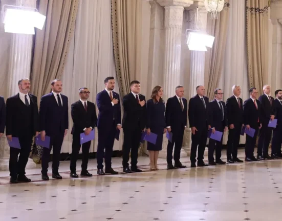 Deciziile primei ședințe a Guvernului Niculescu: funcții noi și schimbări la Secretariat