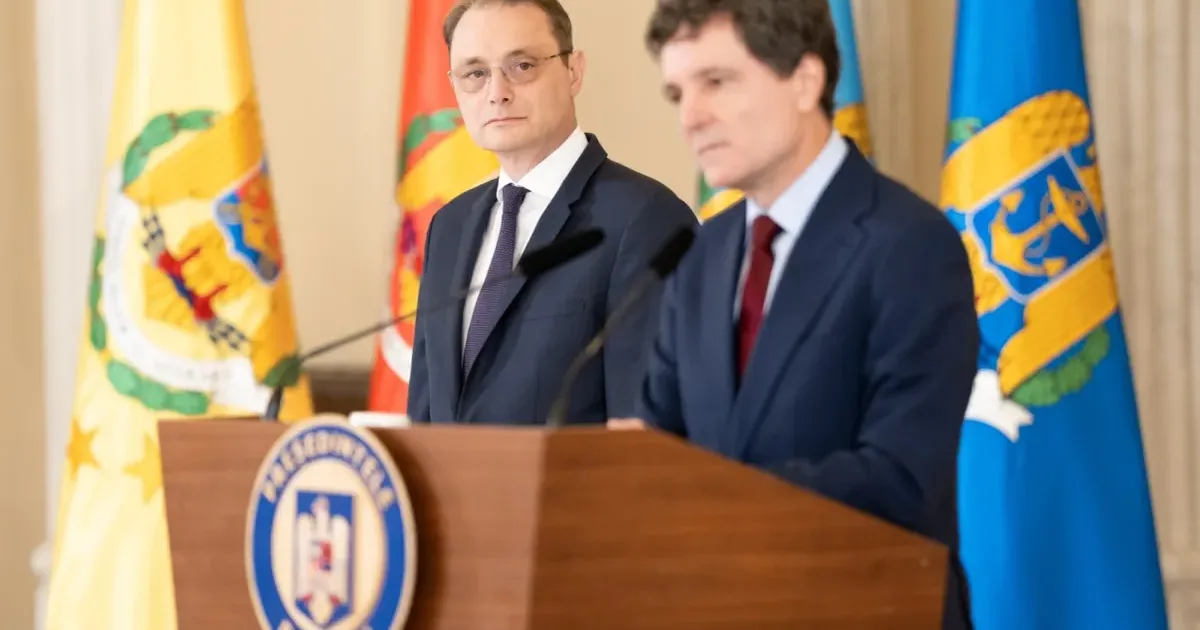 Diplomat, al patrulea candidat la premier în cinci luni