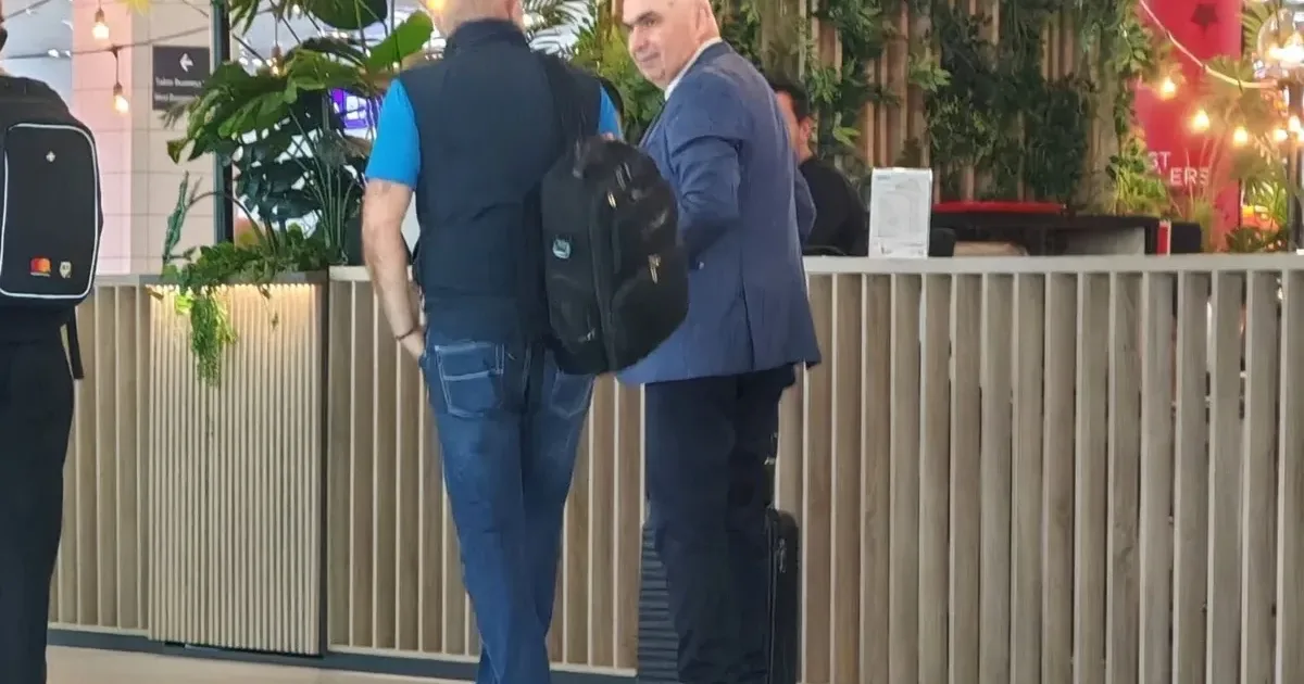 Ilie Bolojan, surprins pe Aeroportul Otopeni după încheierea mandatului de premier