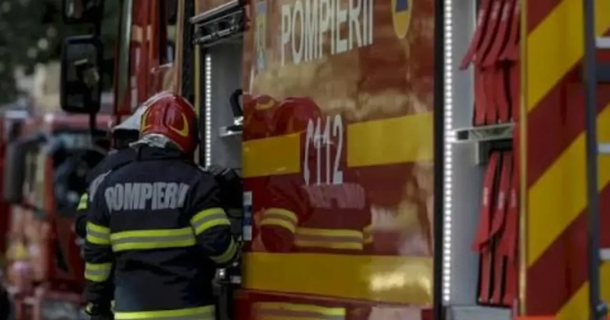 Incendiu la o școală din Neamț. Zeci de elevi și trei profesori s-au autoevacuat