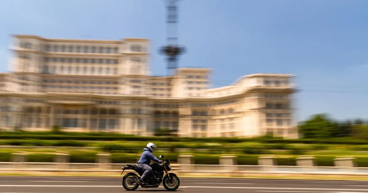 Motocicletele și mopedele, acceptate pe benzile de transport public 1 Motocicletele și mopedele, acceptate pe benzile de transport public