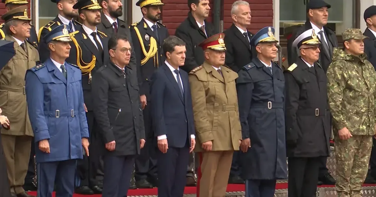 Nicușor Dan către viitorii ofițeri: Apărarea țării a ieșit dintr-o zonă teoretică 1 Nicușor Dan către viitorii ofițeri: Apărarea țării a ieșit dintr-o zonă teoretică