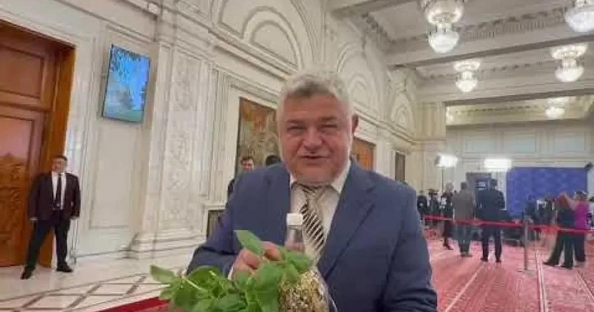 Ninel Peia a adus agheasmă și busuioc în Parlament să alunge „duhurile negre” 1 Ninel Peia a adus agheasmă și busuioc în Parlament să alunge „duhurile negre”