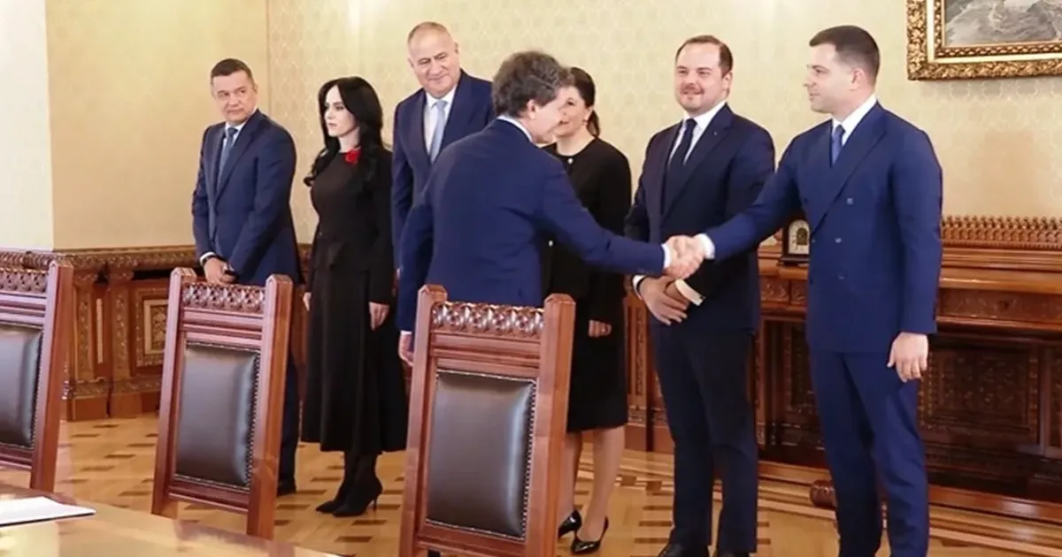 PSD, prima delegație la Cotroceni. Nicușor Dan caută al patrulea premier 1 PSD, prima delegație la Cotroceni. Nicușor Dan caută al patrulea premier