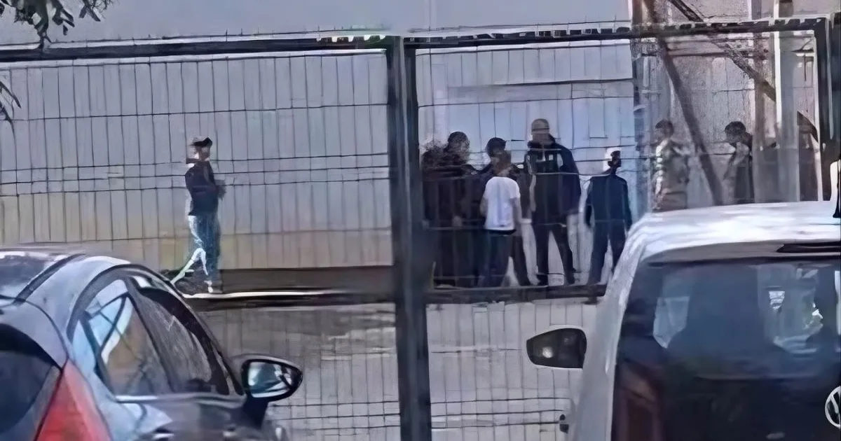 Scandal la școala din Timișoara: părinții au agresat profesorul care le-a certat copilul 1 Scandal la școala din Timișoara: părinții au agresat profesorul care le-a certat copilul