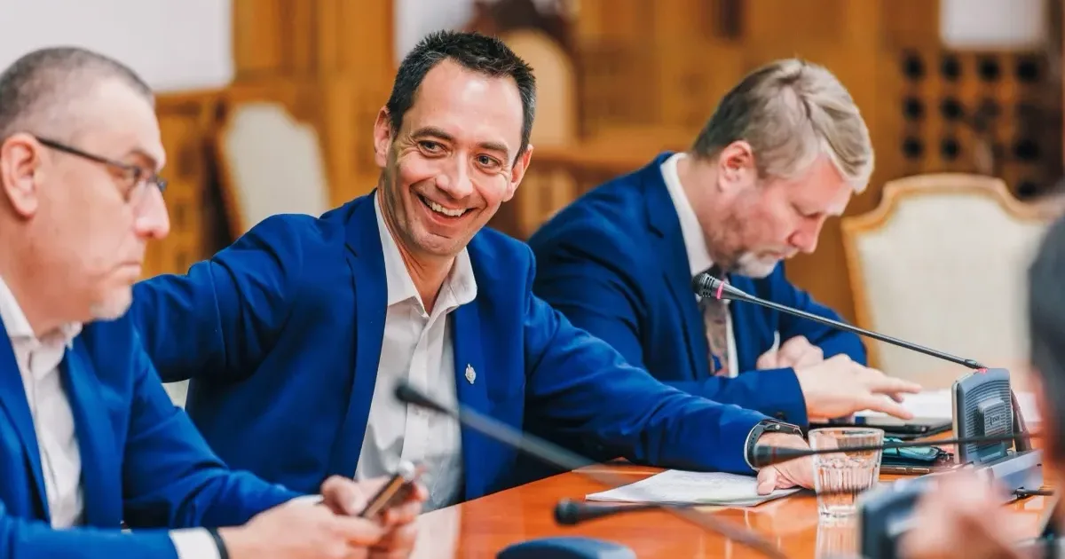 UDMR nu respinge nominalizarea lui Luca Niculescu, dar impune o linie roșie 1 UDMR nu respinge nominalizarea lui Luca Niculescu, dar impune o linie roșie