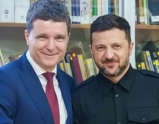 Zelenski schimbă legea educației. Ce se întâmplă cu școlile românești